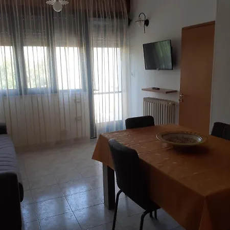 بيت للعطل Casa Vacanze Laura أودجانو لا كييزا