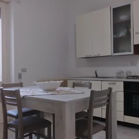 Casa Vacanze Laura بيت للعطل أودجانو لا كييزا